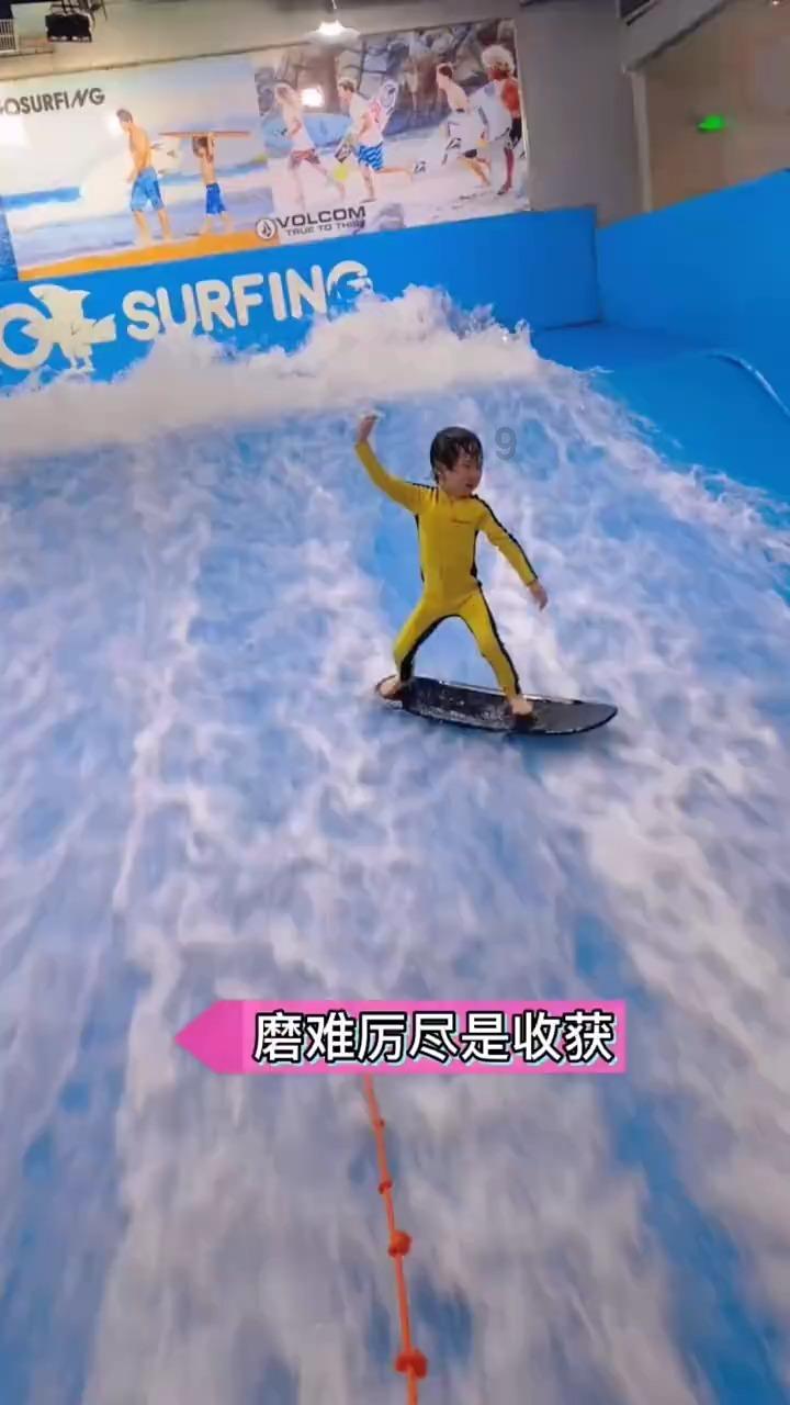 刘涛被王雷抱着竟然如此得意忘形,都替李小萌捏了一把汗