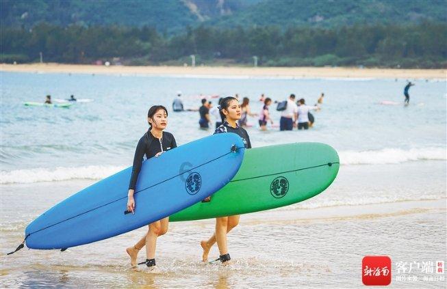 CBA激战夜!新疆遭惊天逆袭,上海惨失领先,山东大胜广州复仇!